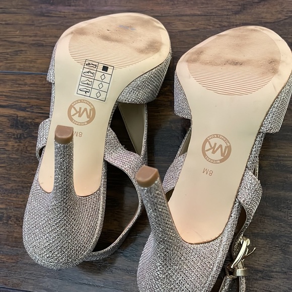 Michael Kors Gold metallic sandals - Picture 5 of 9